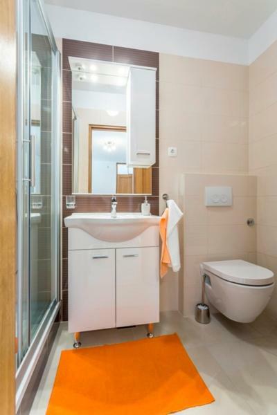 Apartments Bezmalinovic 2 Bol Bagian luar foto