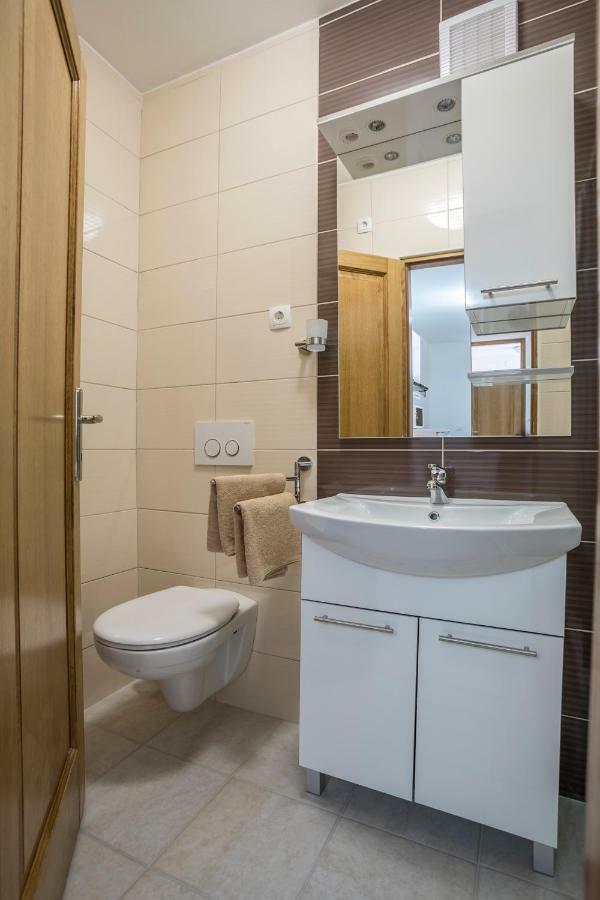 Apartments Bezmalinovic 2 Bol Bagian luar foto
